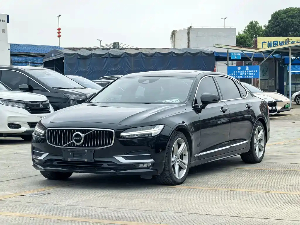 VOLVO S90  2019