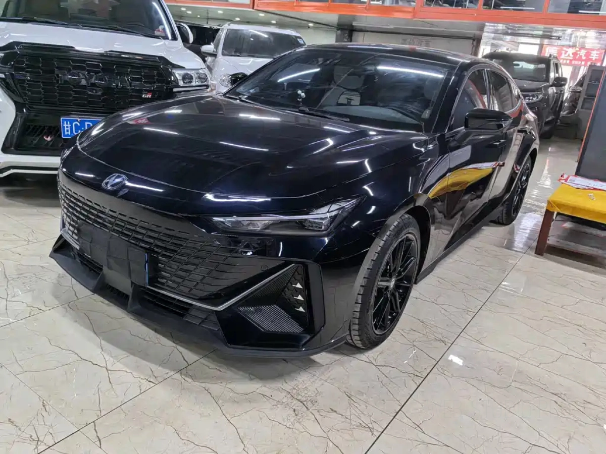 CHANGAN UNI-V  2023