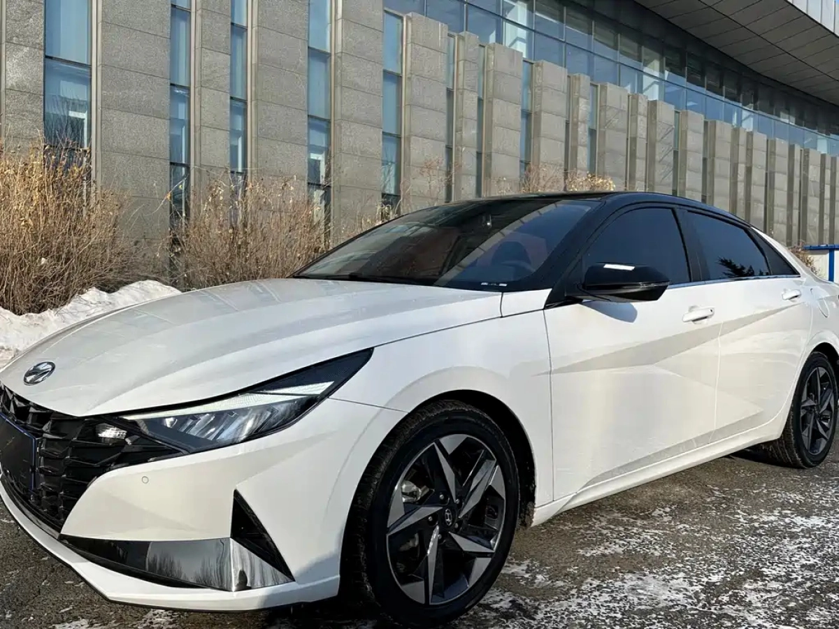 HYUNDAI ELANTRA  2022