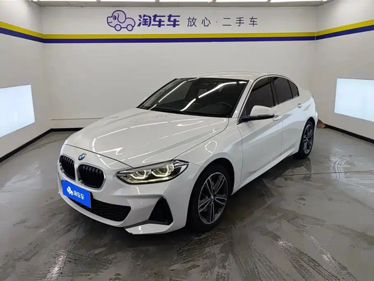 BMW 1-SERIES  2022