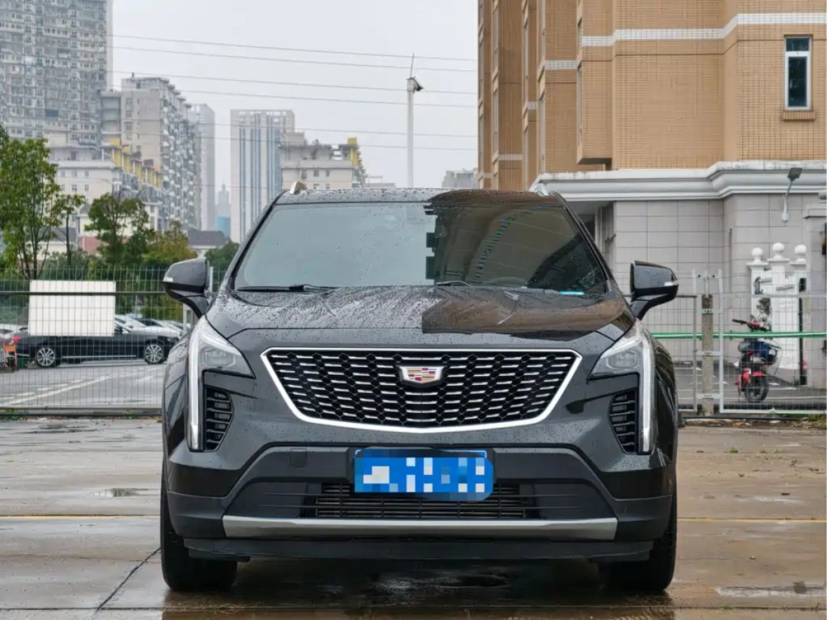 CADILLAC XT4