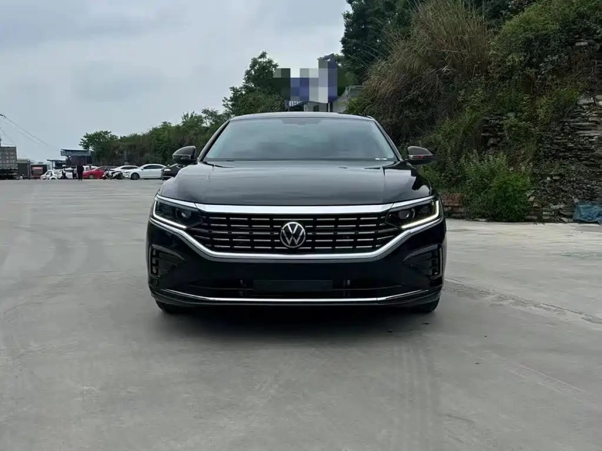 VOLKSWAGEN PASSAT  2023