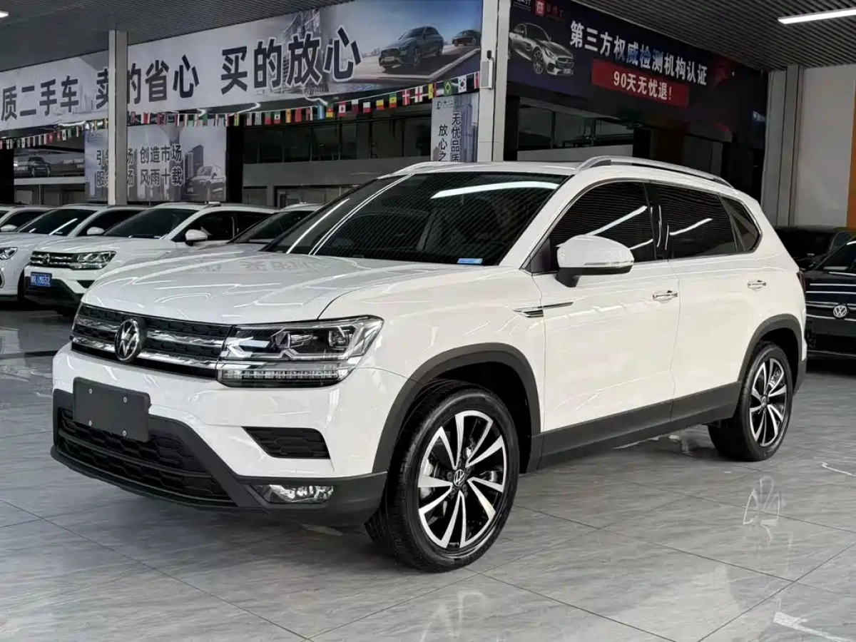 VOLKSWAGEN THARU  2022