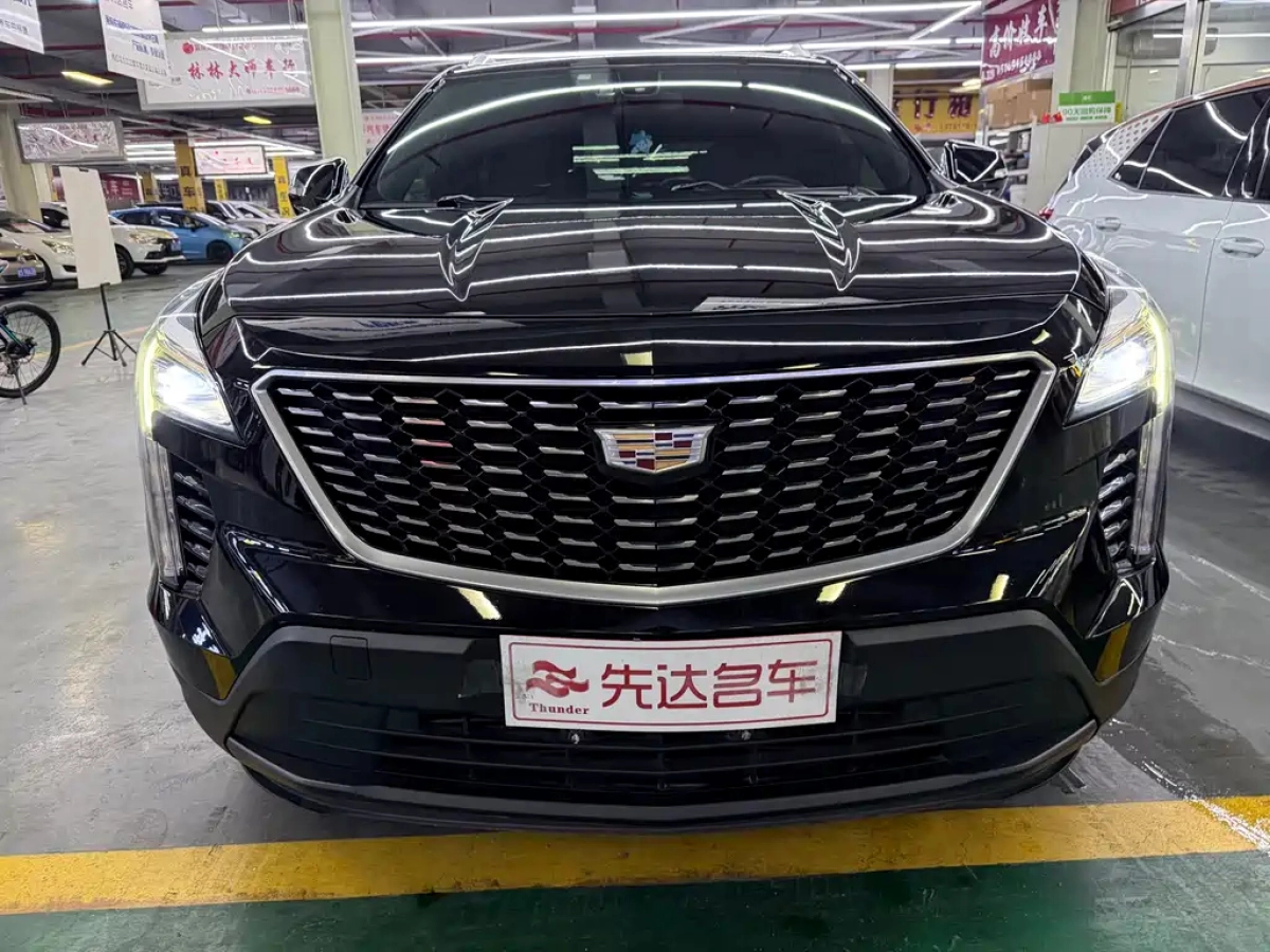 CADILLAC XT4