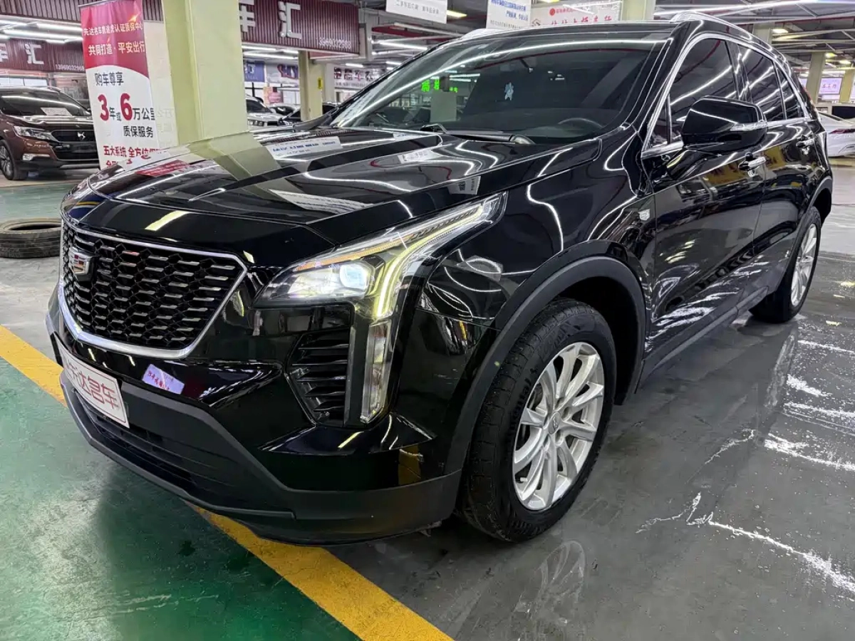 CADILLAC XT4