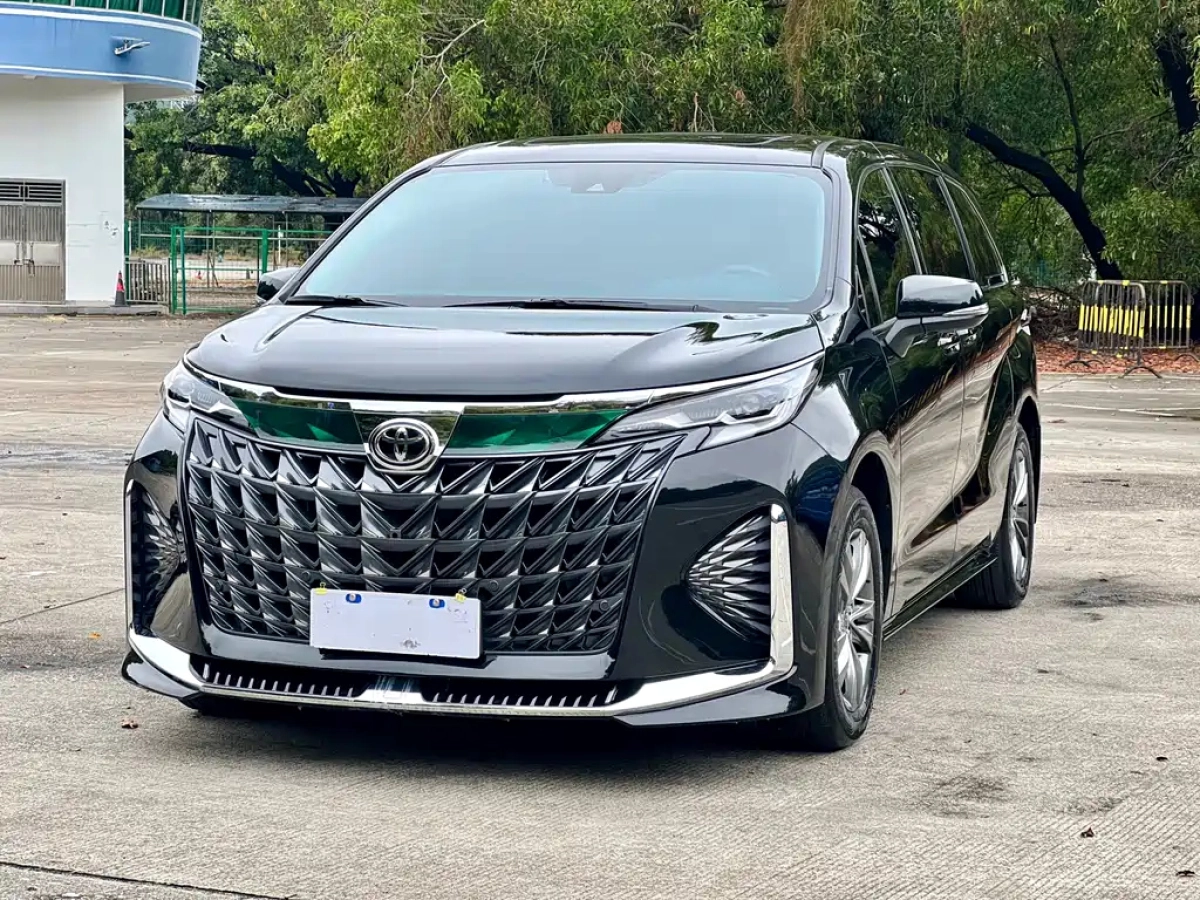 TOYOTA SIENNA  2025