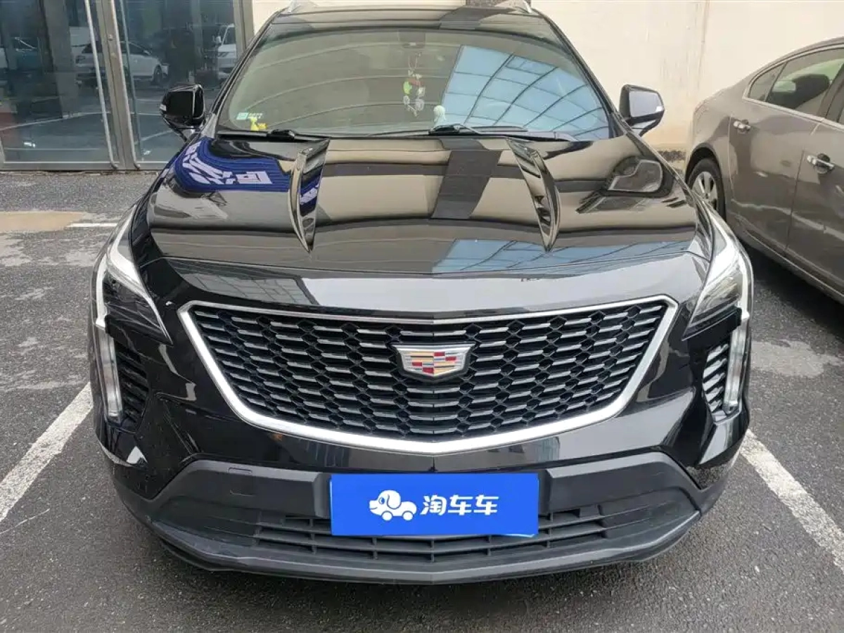 CADILLAC XT4