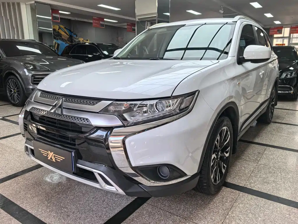 MITSUBISHI OUTLANDER  2021