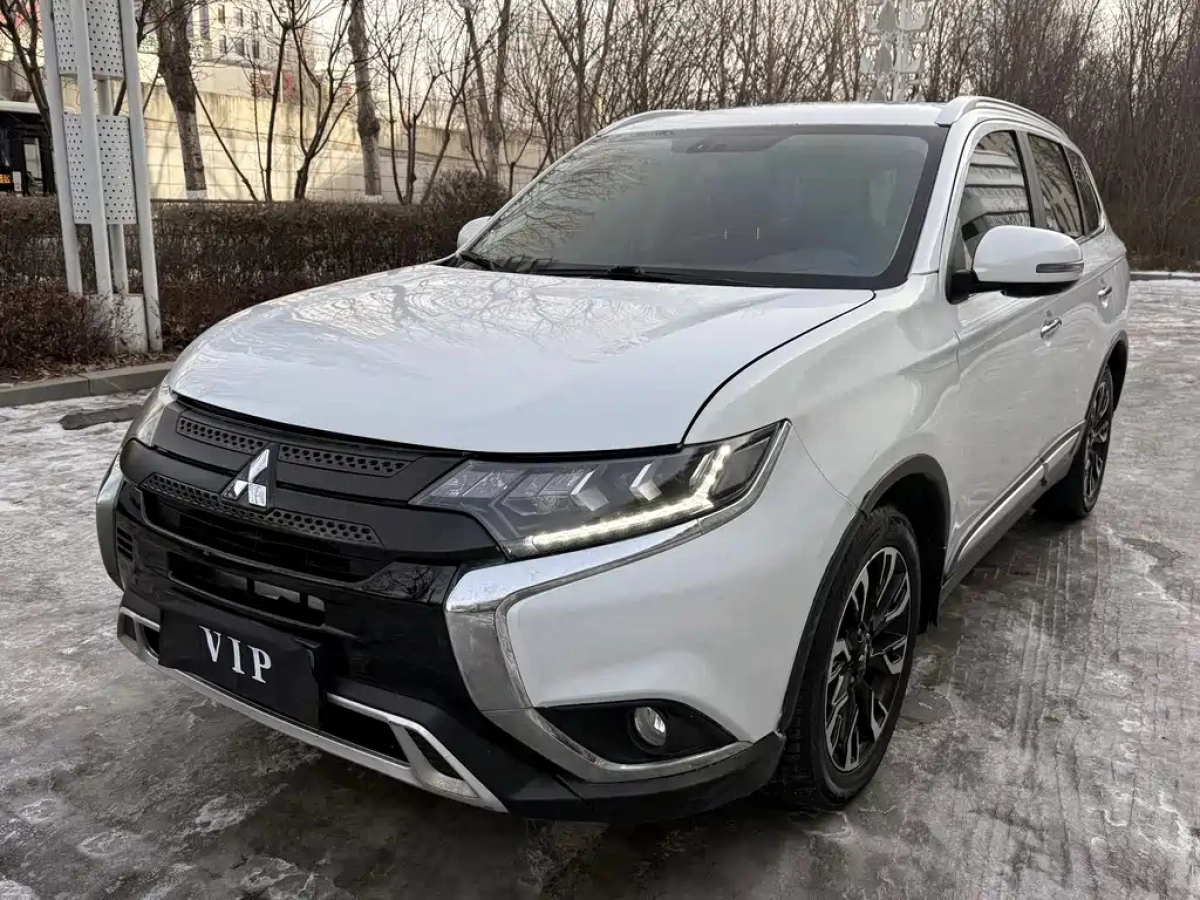 MITSUBISHI OUTLANDER  2021