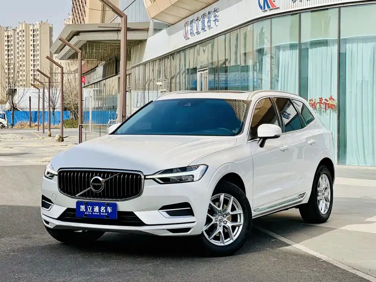 VOLVO XC60  2020