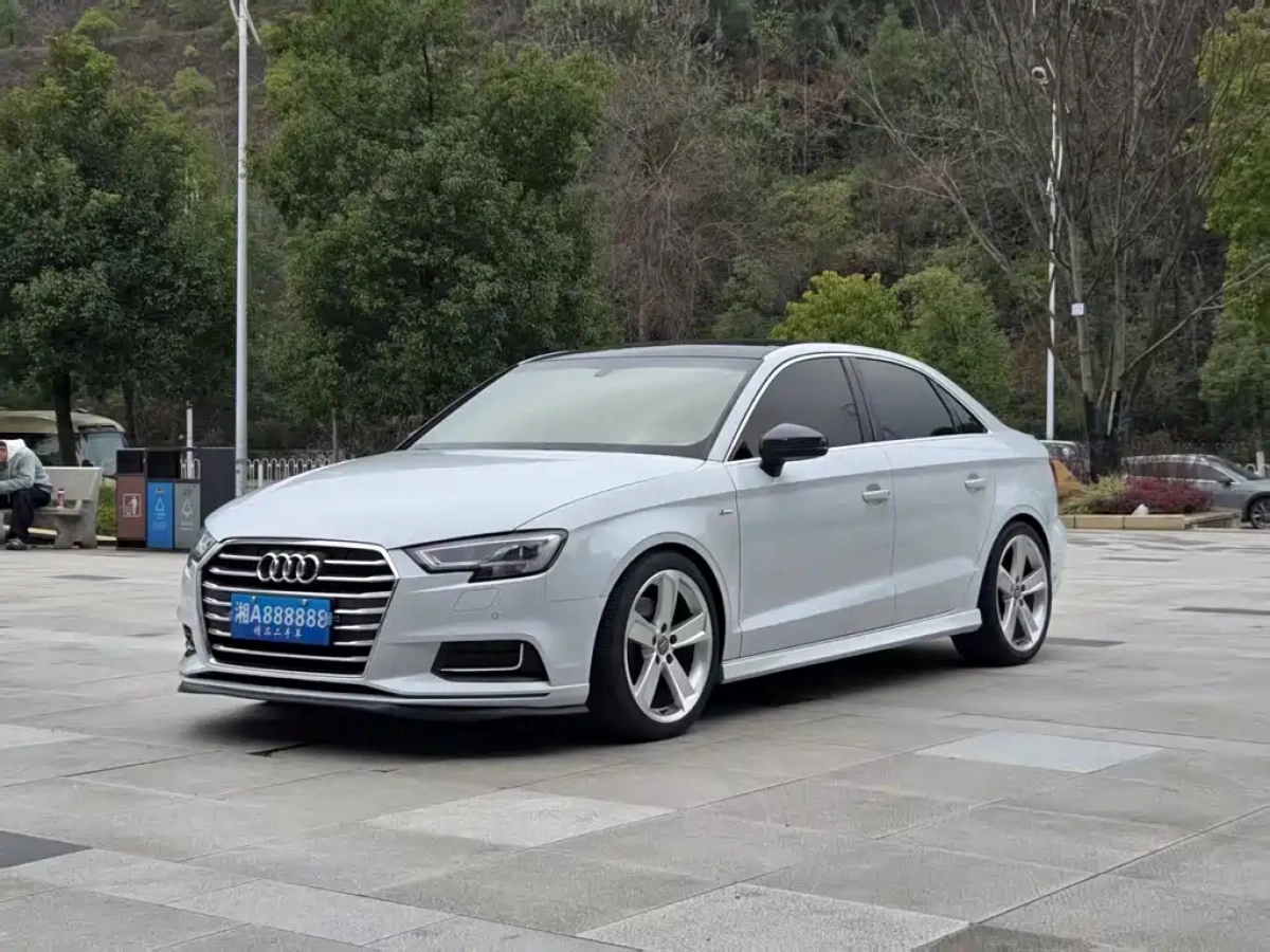 AUDI A3  2019