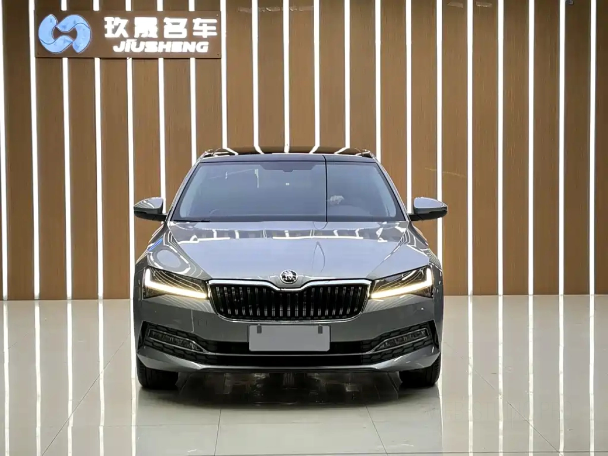 SKODA SUPERB