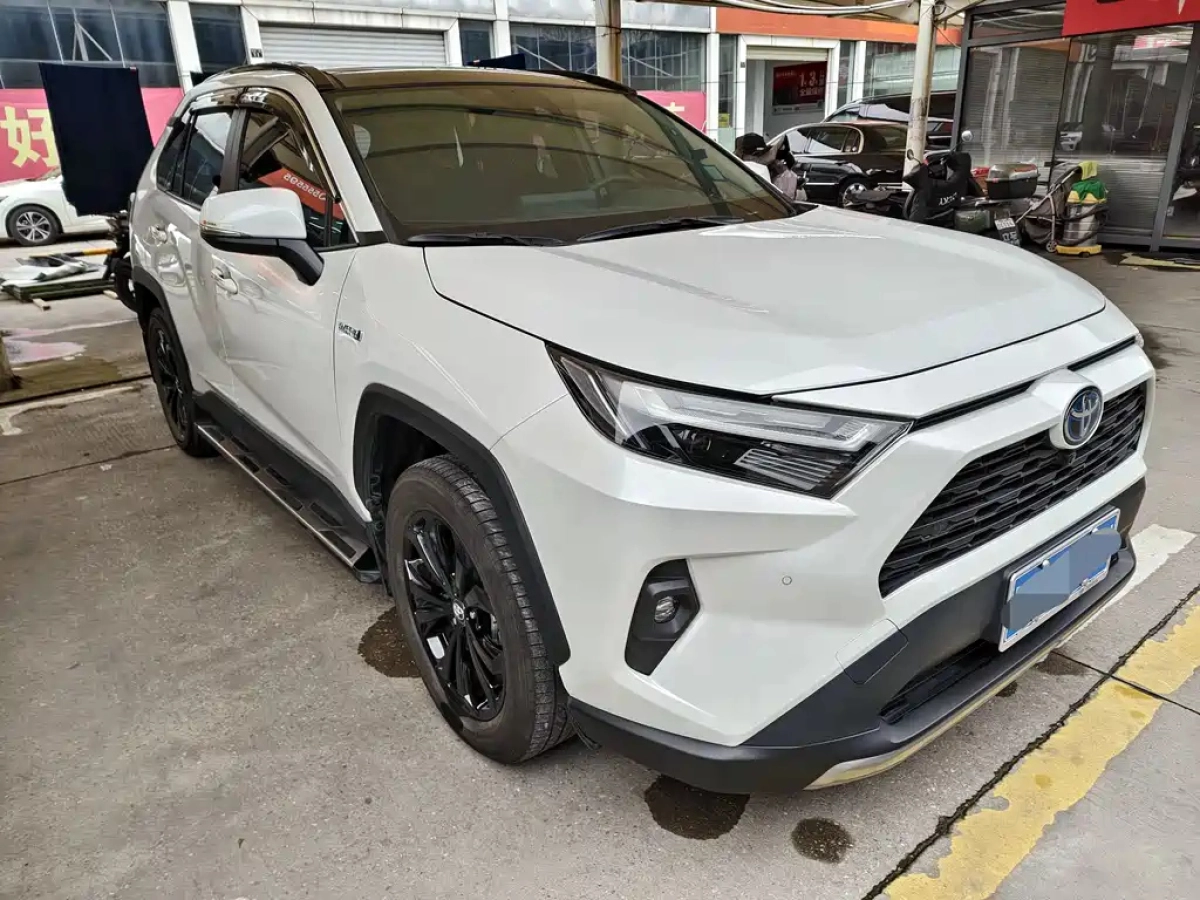 TOYOTA RAV4  2023