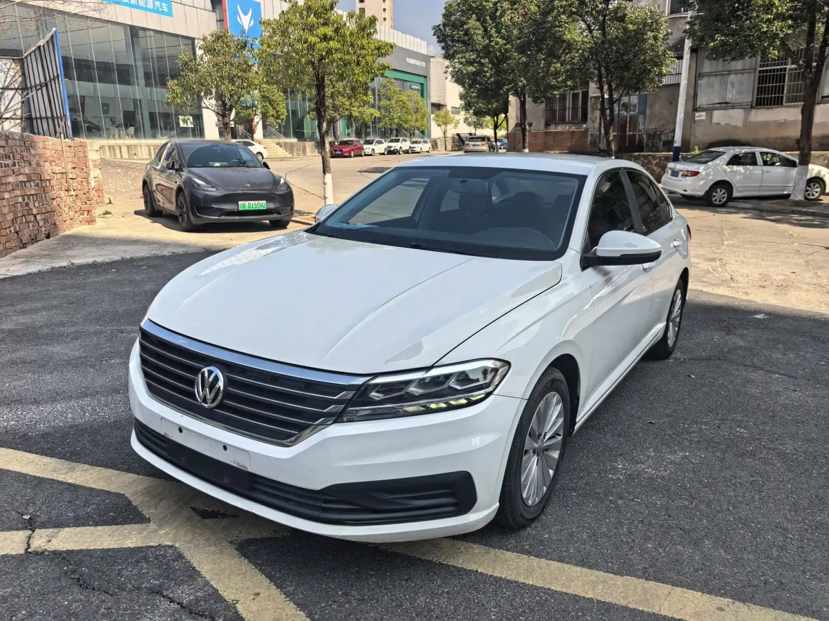 VOLKSWAGEN LAVIDA  2019