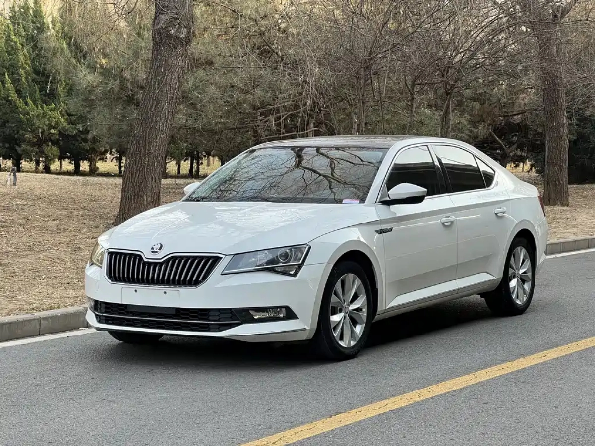 SKODA SUPERB