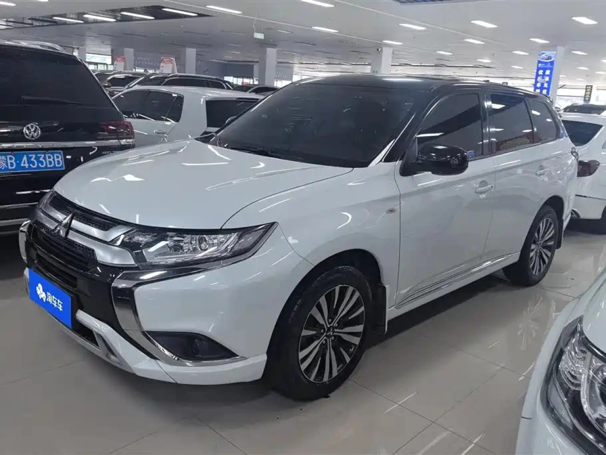 MITSUBISHI OUTLANDER  2023