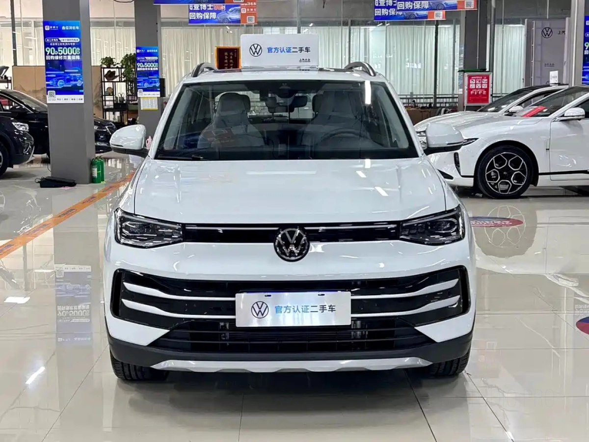 VOLKSWAGEN THARU