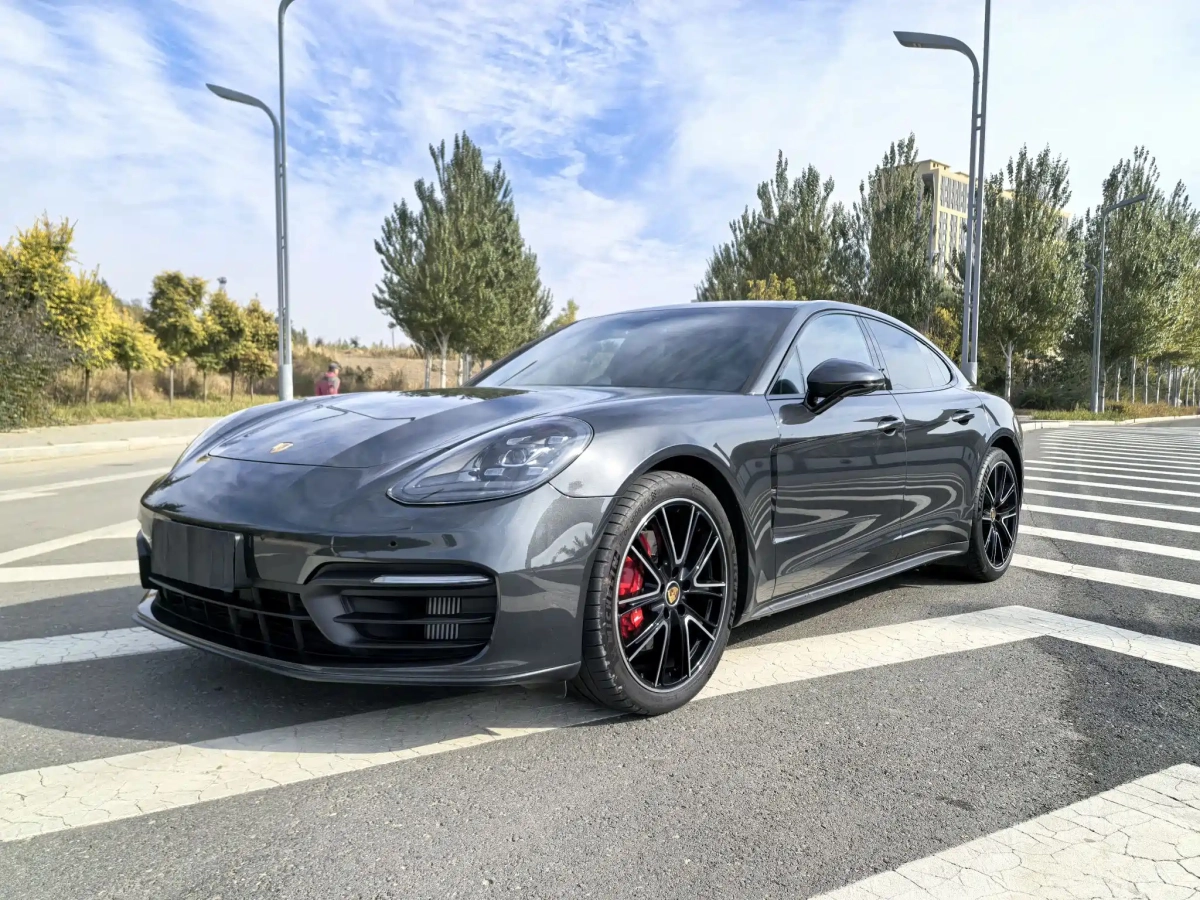 PORSCHE PANAMERA  2023