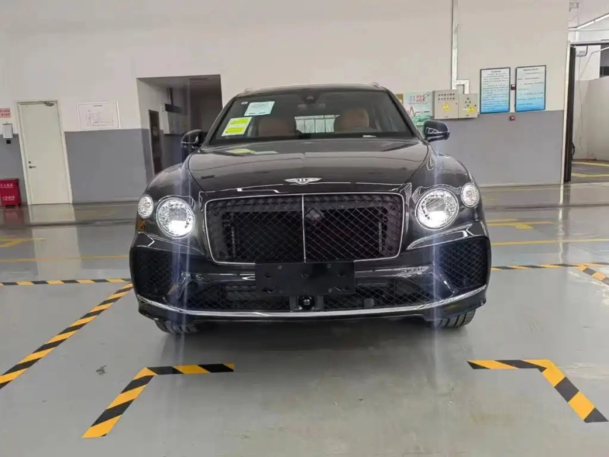 BENTLEY BENTAYGA  2025