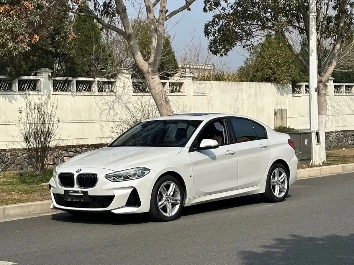 BMW 1-SERIES  2019