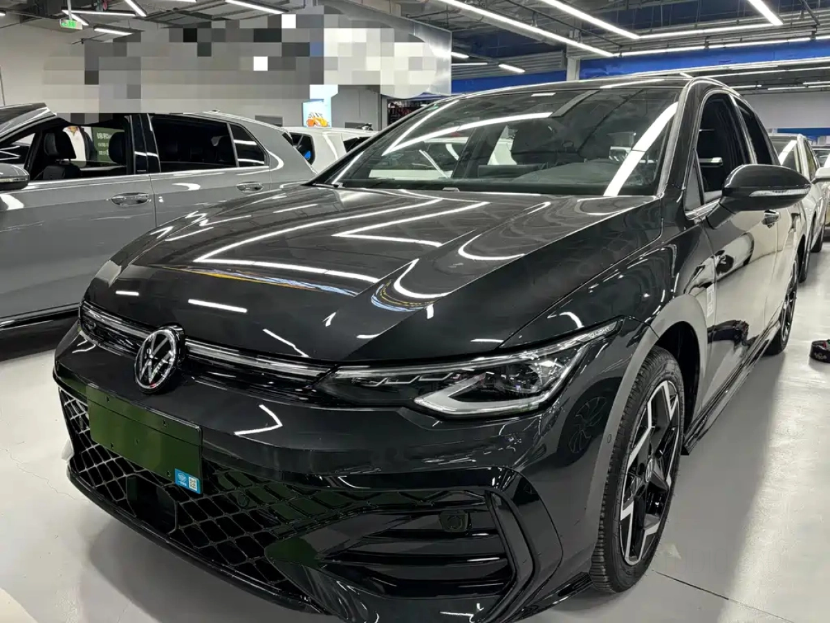 VOLKSWAGEN GOLF  2026