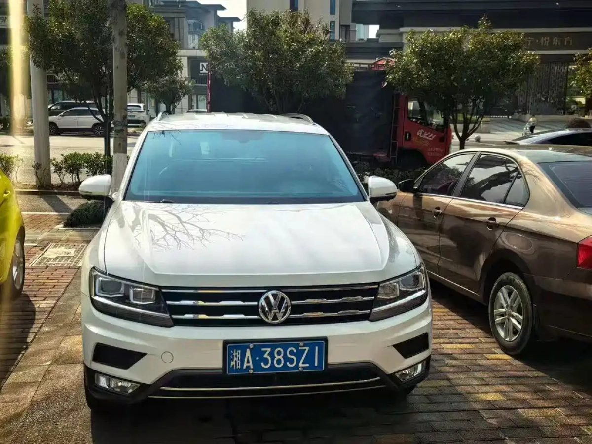 VOLKSWAGEN TIGUAN L  2021