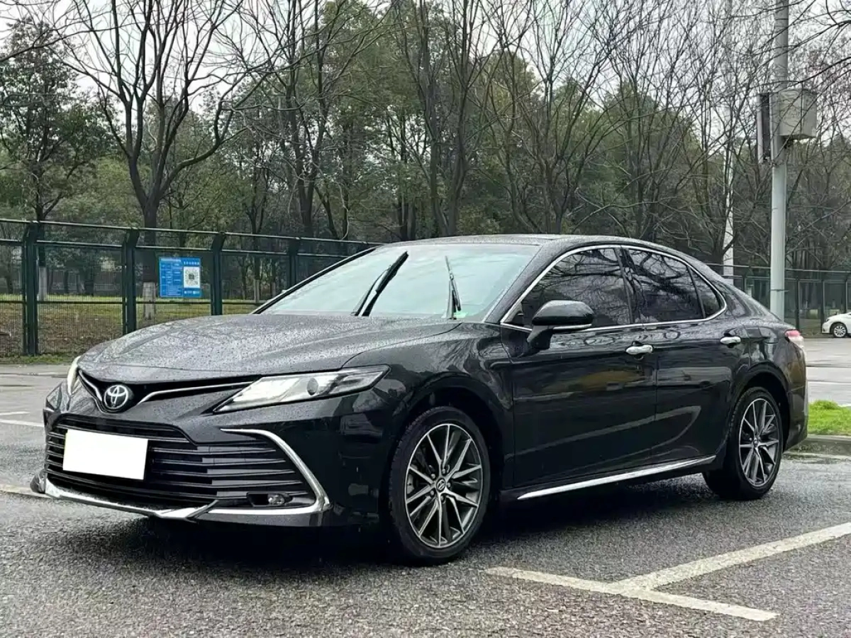 TOYOTA CAMRY  2024