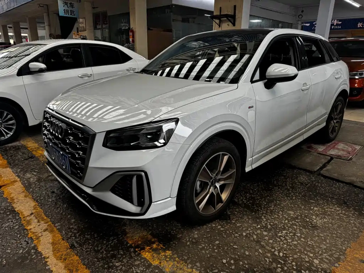 AUDI Q2L