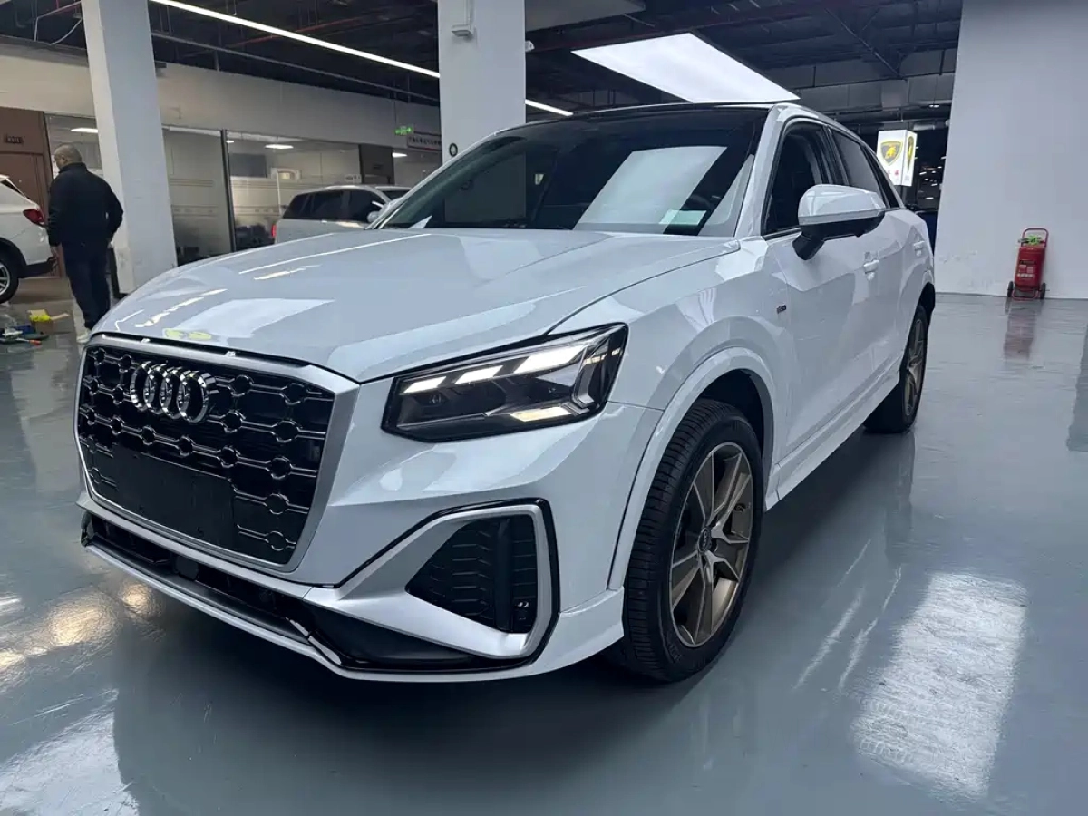 AUDI Q2L