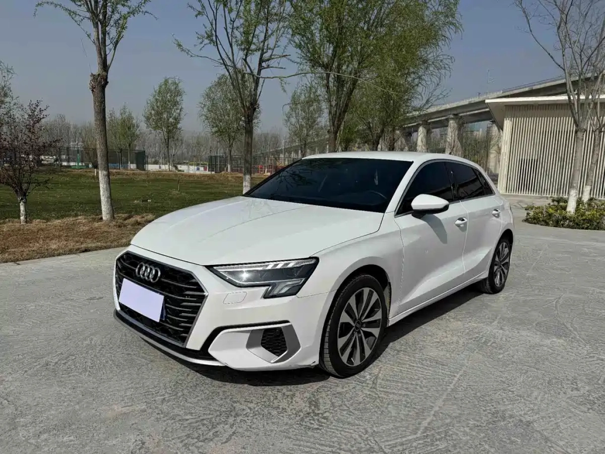AUDI A3  2023