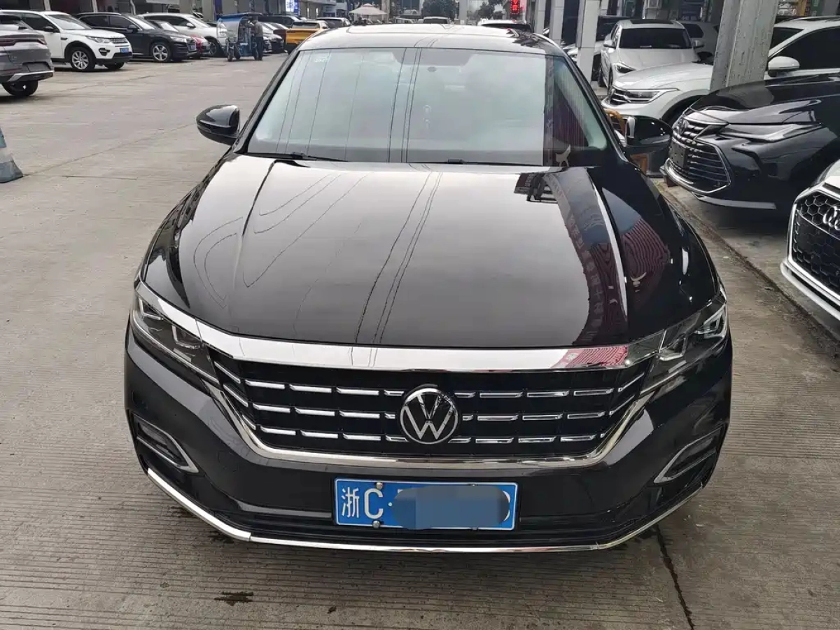 VOLKSWAGEN PASSAT