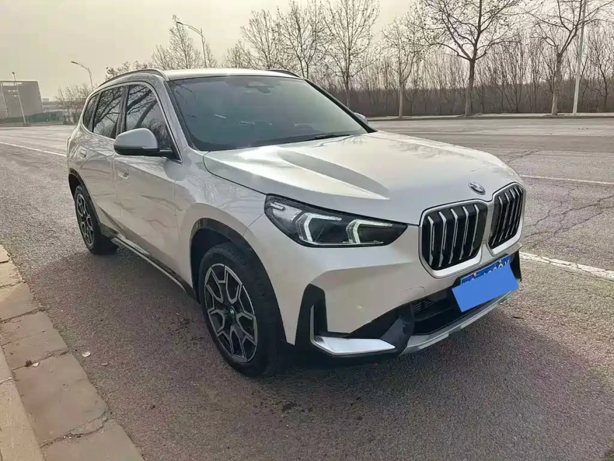 BMW X1  2024