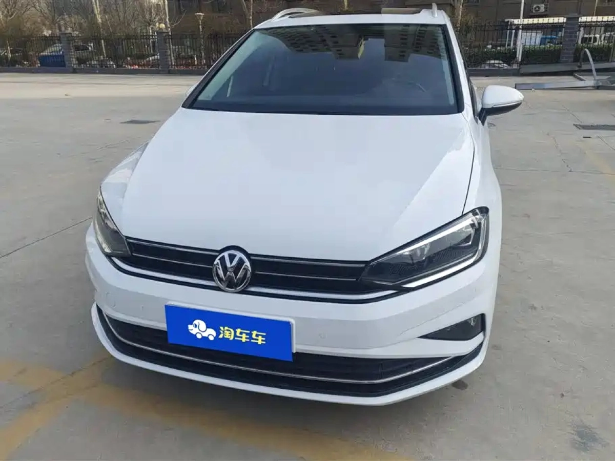 VOLKSWAGEN GOLF SPORTSVAN