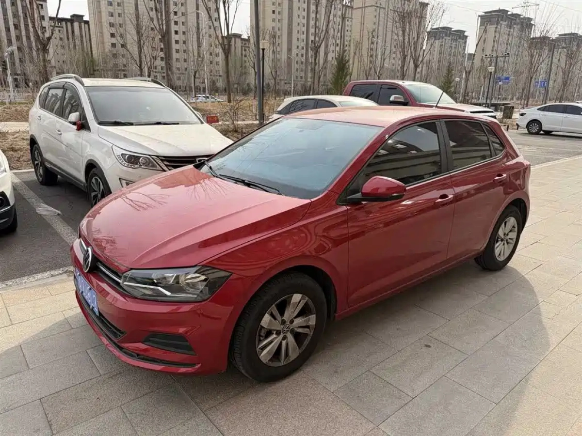 VOLKSWAGEN POLO