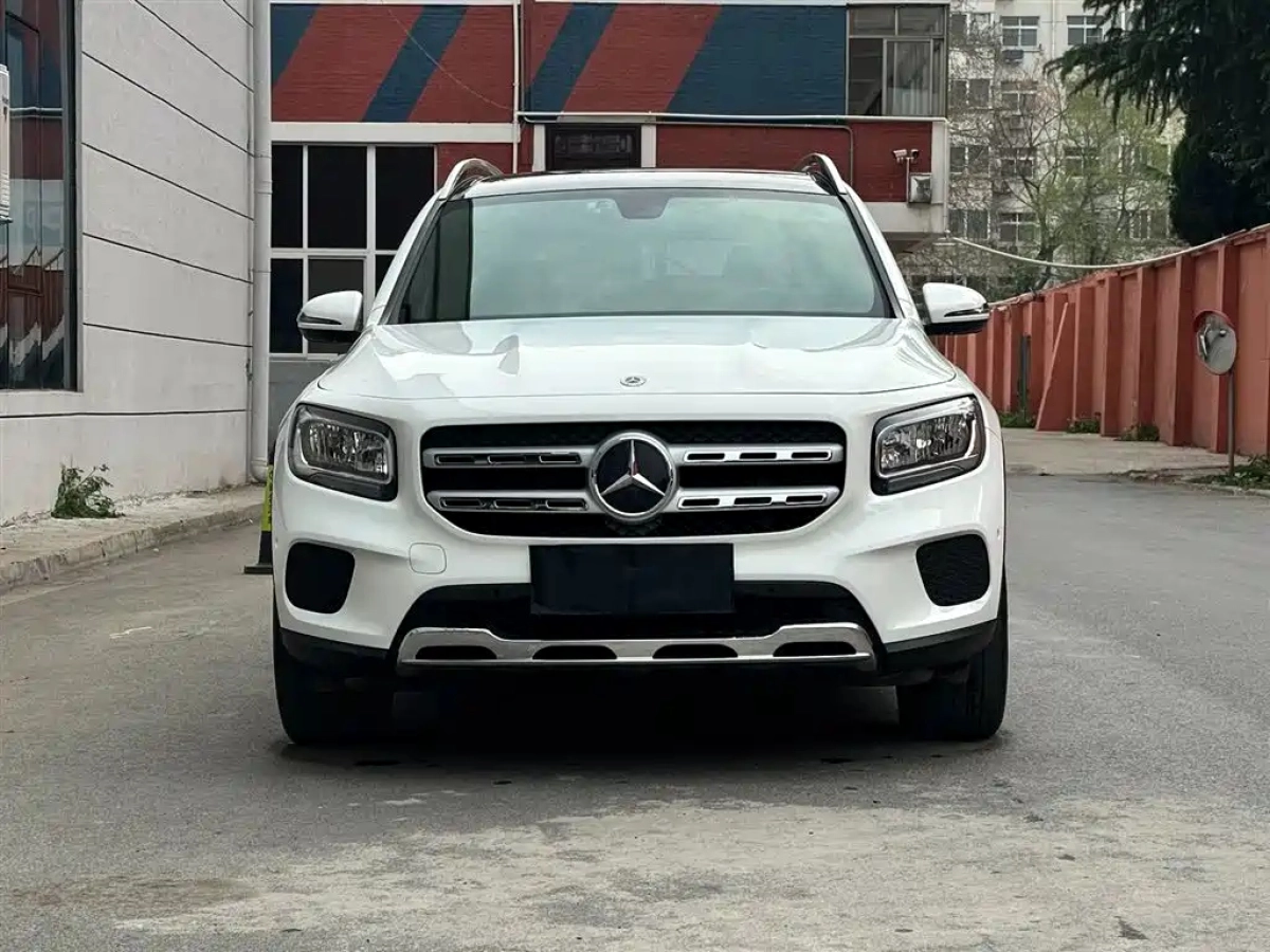 MERCEDES-BENZ GLB