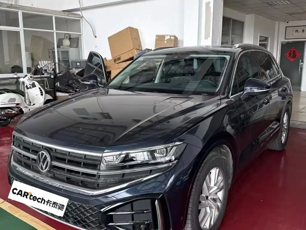 VOLKSWAGEN TOUAREG