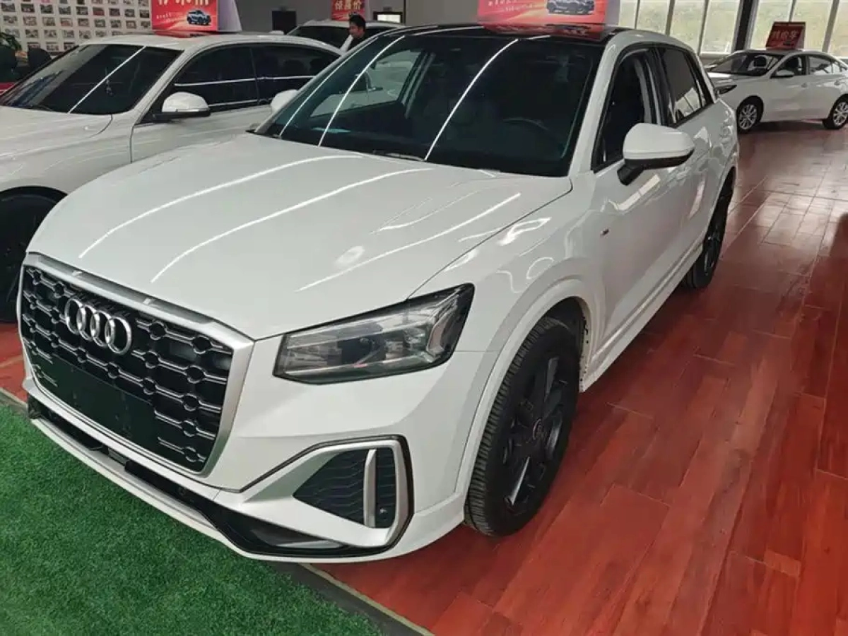AUDI Q2L