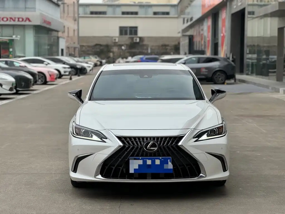 LEXUS ES