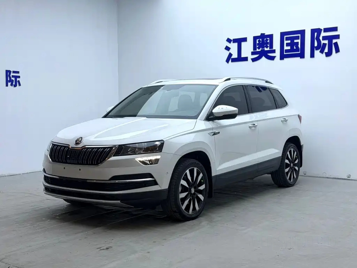 SKODA KAROQ  2021