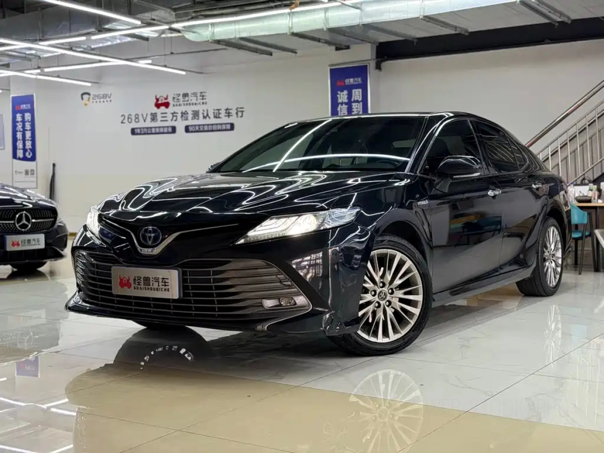 TOYOTA CAMRY  2019