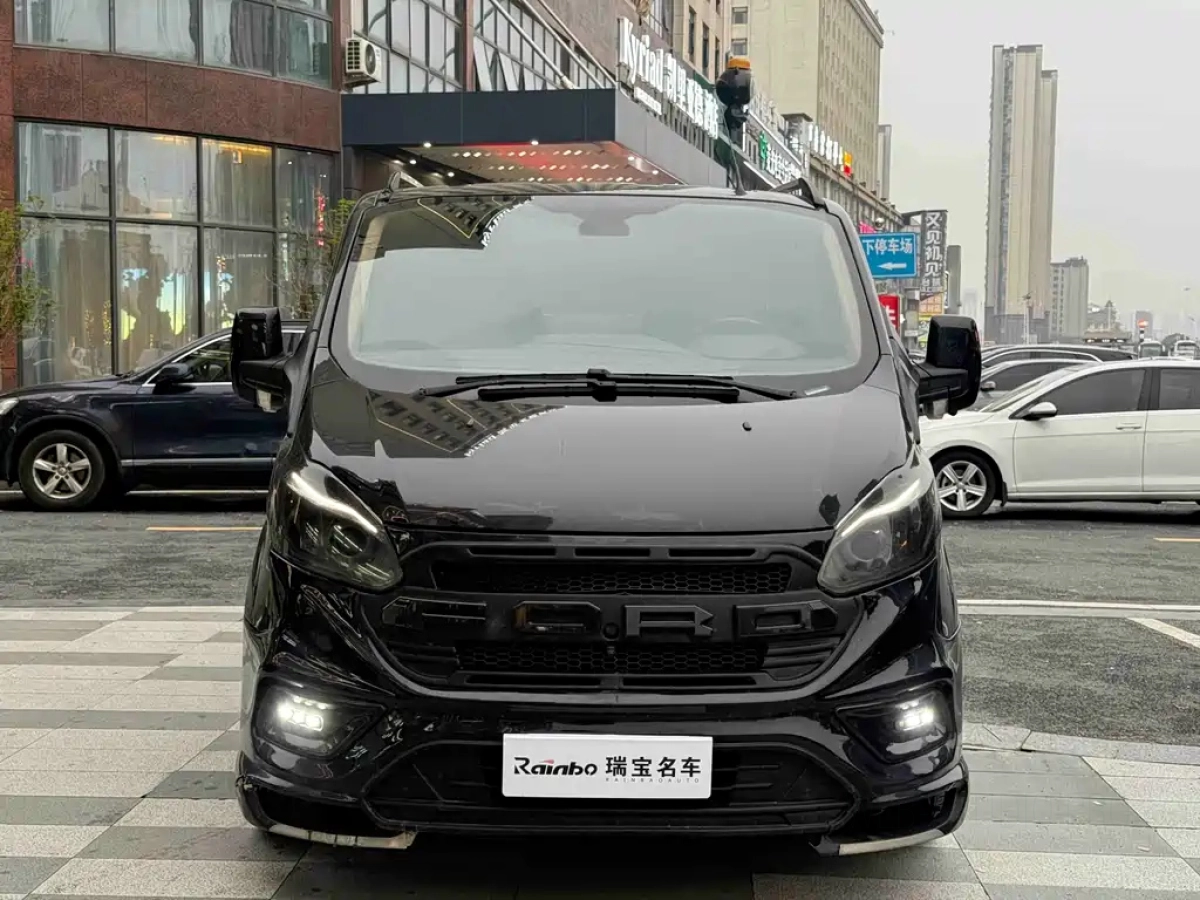 FORD TOURNEO