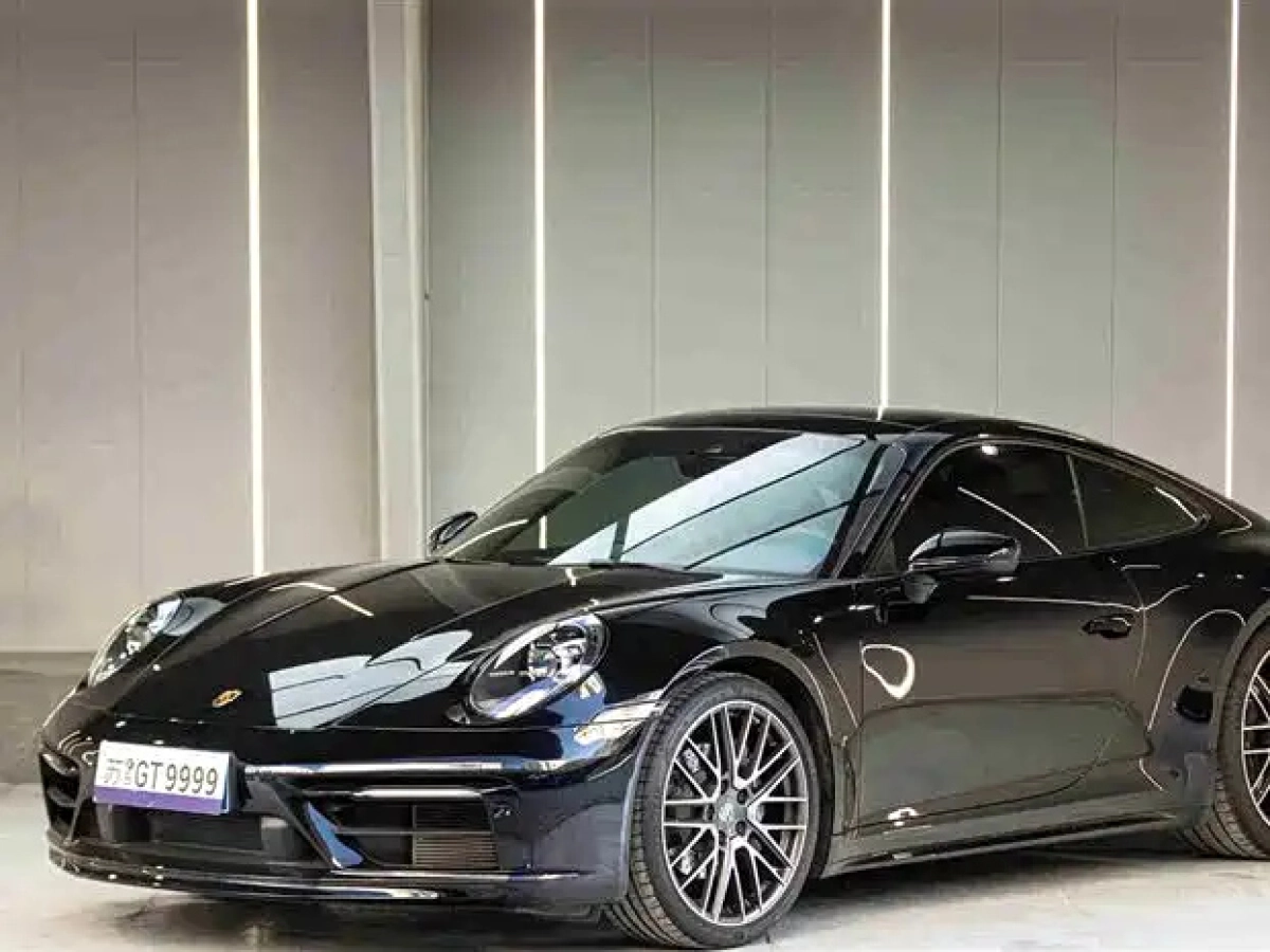 PORSCHE 911  2022