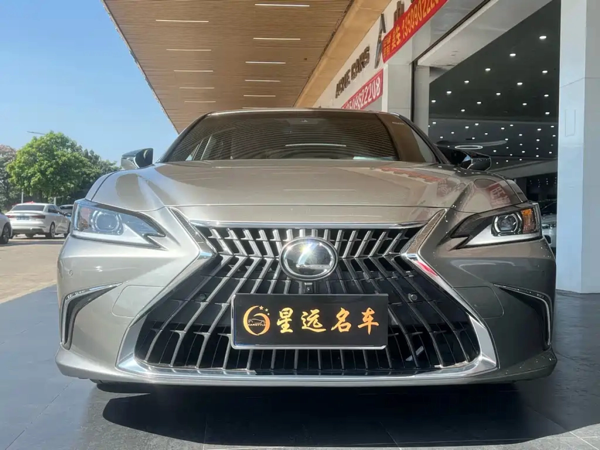 LEXUS ES