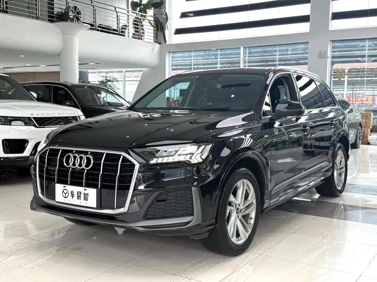 AUDI Q7  2021