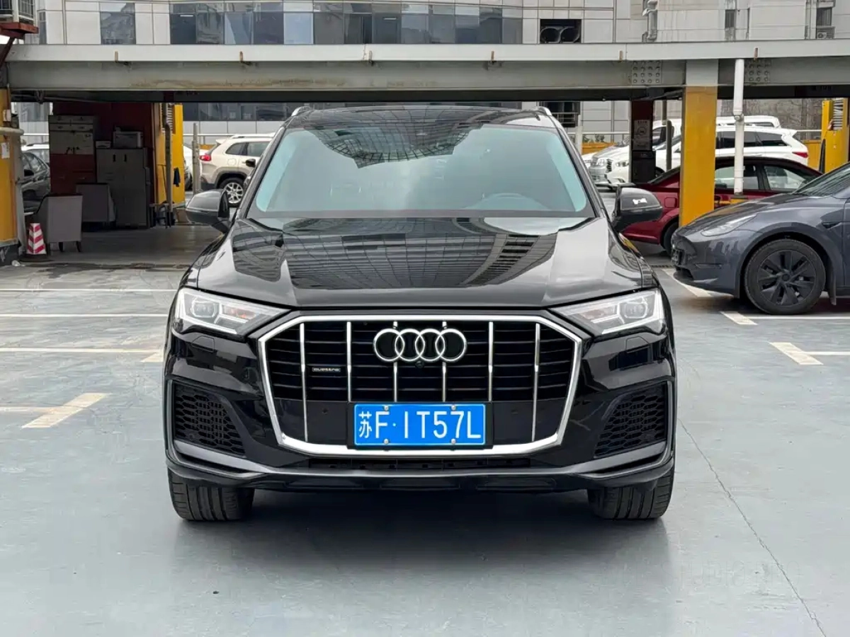 AUDI Q7  2022