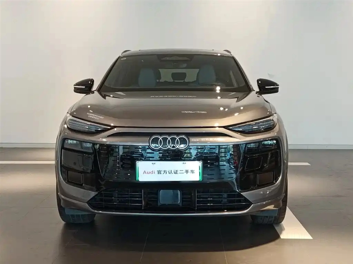 AUDI Q6L E-TRON