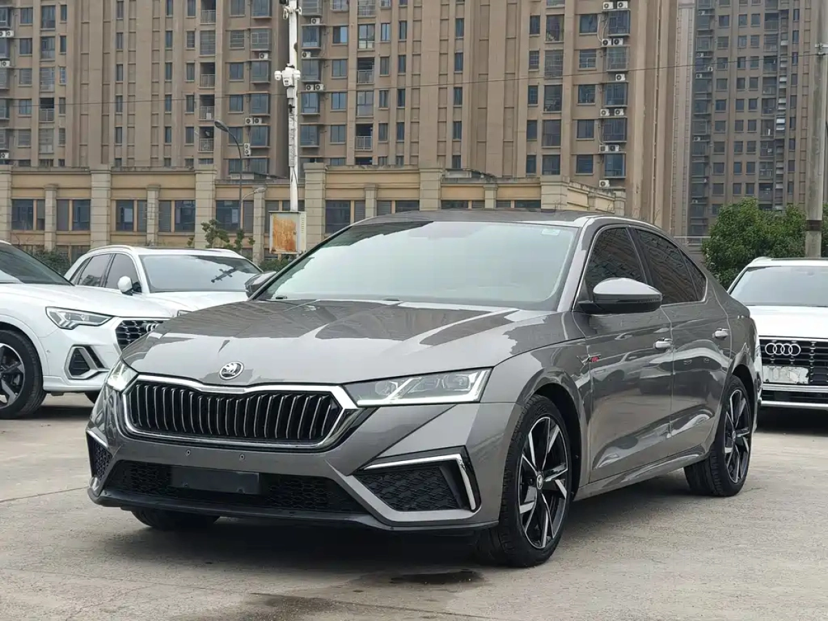 SKODA OCTAVIA  2022