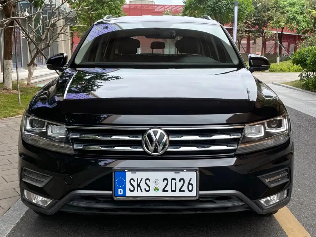 VOLKSWAGEN TIGUAN L