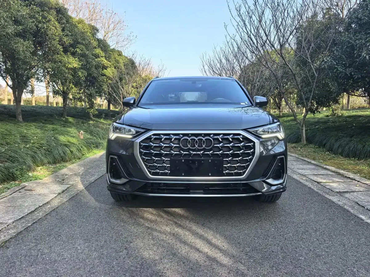 AUDI Q3  2026