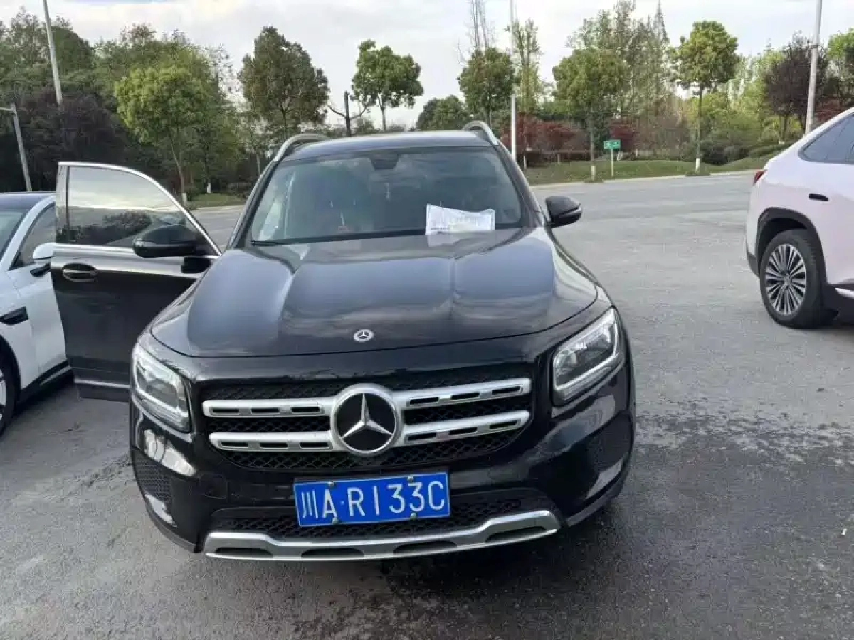 MERCEDES-BENZ GLB